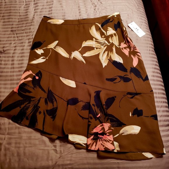 NWT HALSTON high / low length floral skirt 10 - Picture 1 of 3